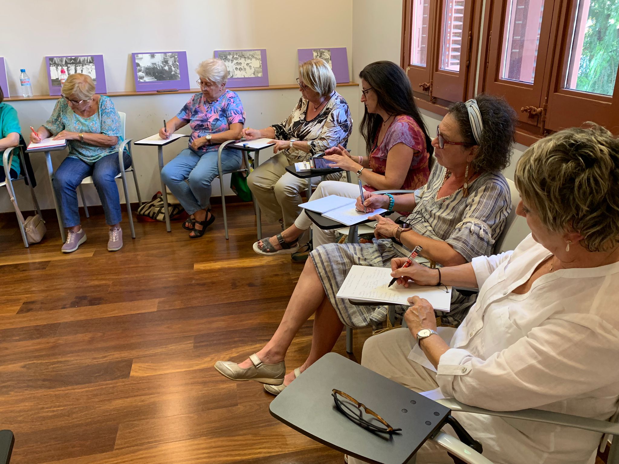 Participants en un taller municipal d'Esplugues