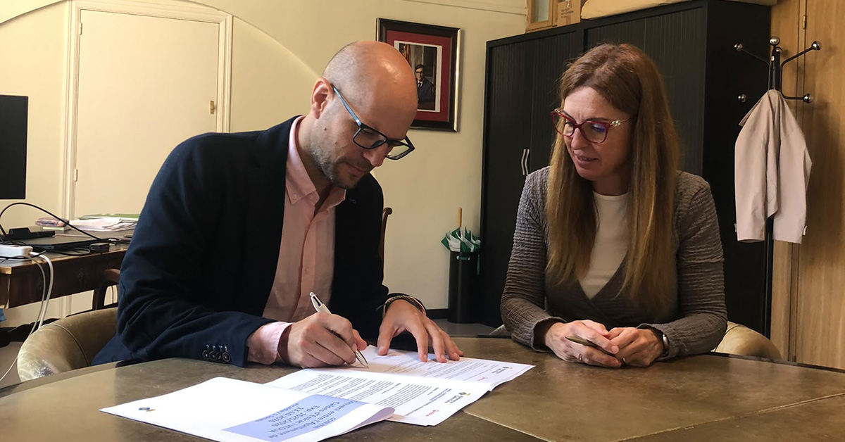 Signatura del conveni entre l'Ajuntament de Caldes d'Estrac i Veolia