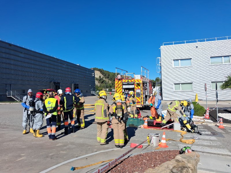 Imatge del simulacre d'accident químic a l'empresa THOR de Castellgalí