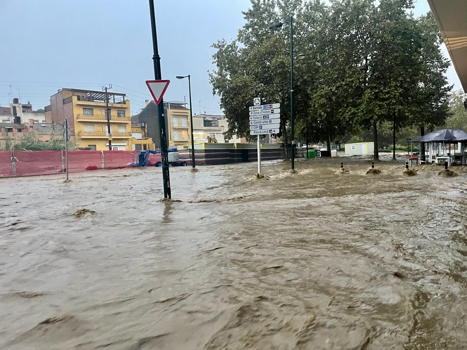 Efectes de les pluges torrencials a Malgrat de Mar