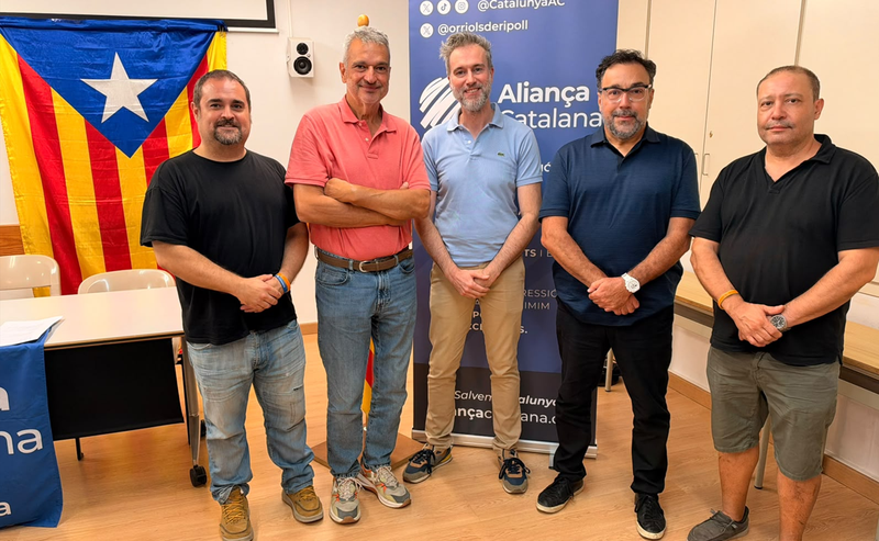 Membres del comitè local d'Aliança Catalana de Matadepera i dirigents de la Comarcal