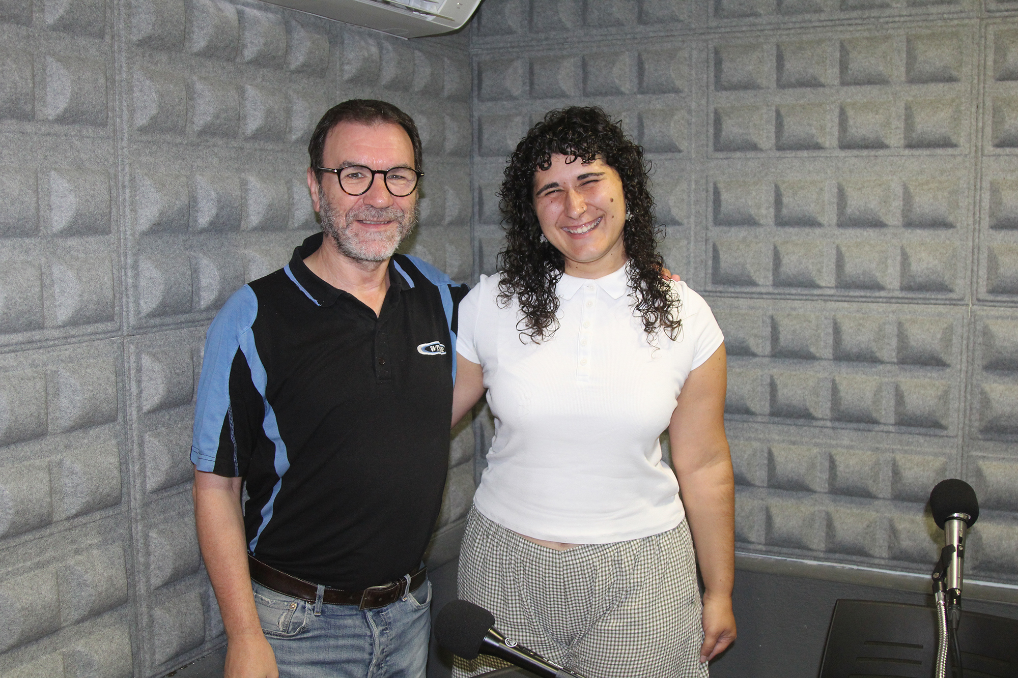 Imatge de l'entrevista de Sarroca Ràdio a la cantant Laia Bàrboles